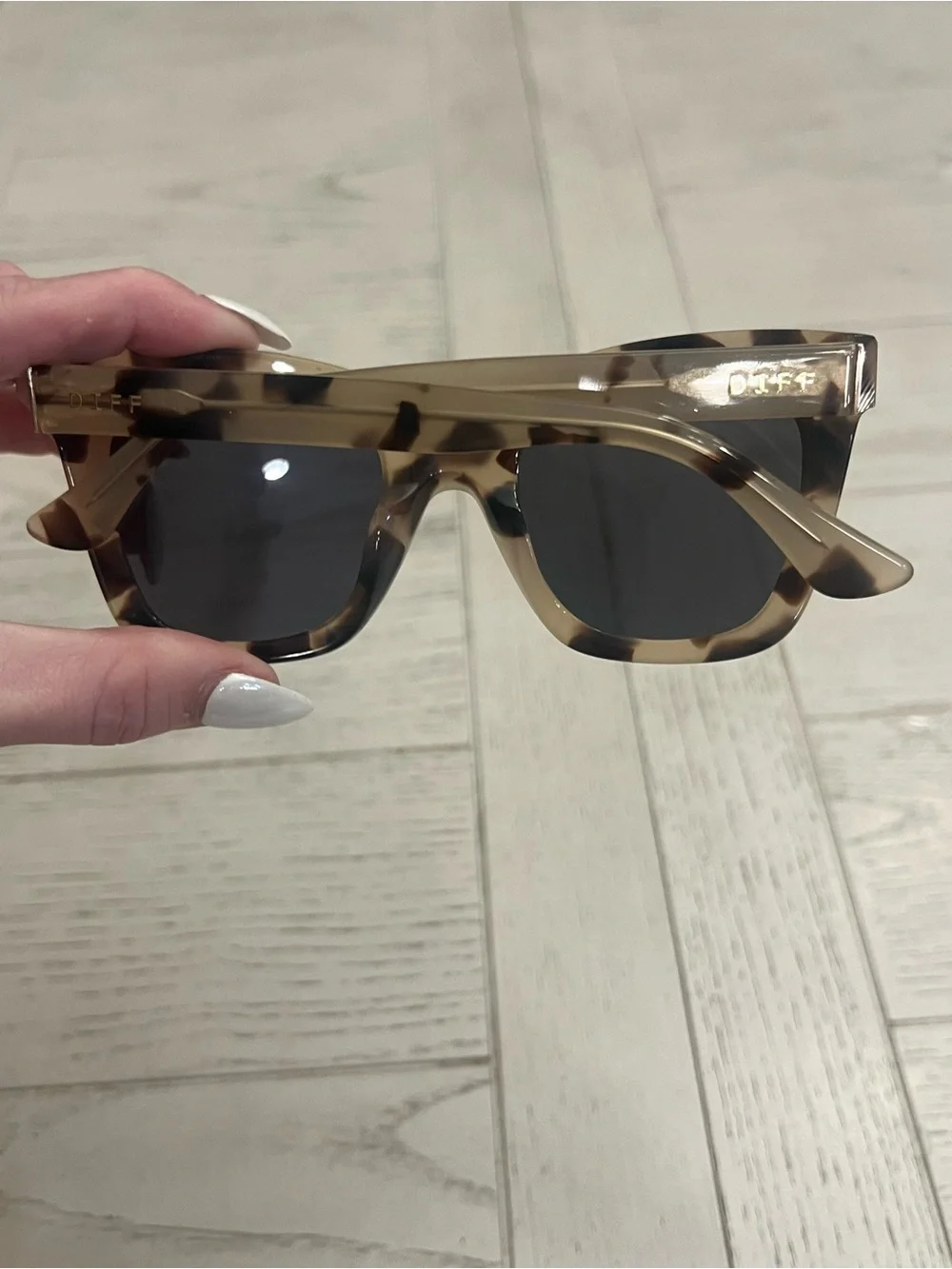 DIFF “Bella” Eyewear Cream Tortoiseshell Cat-Eye Sunglasses in Brown-NWOT!